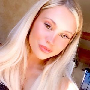 Meet your Posher, Hayley